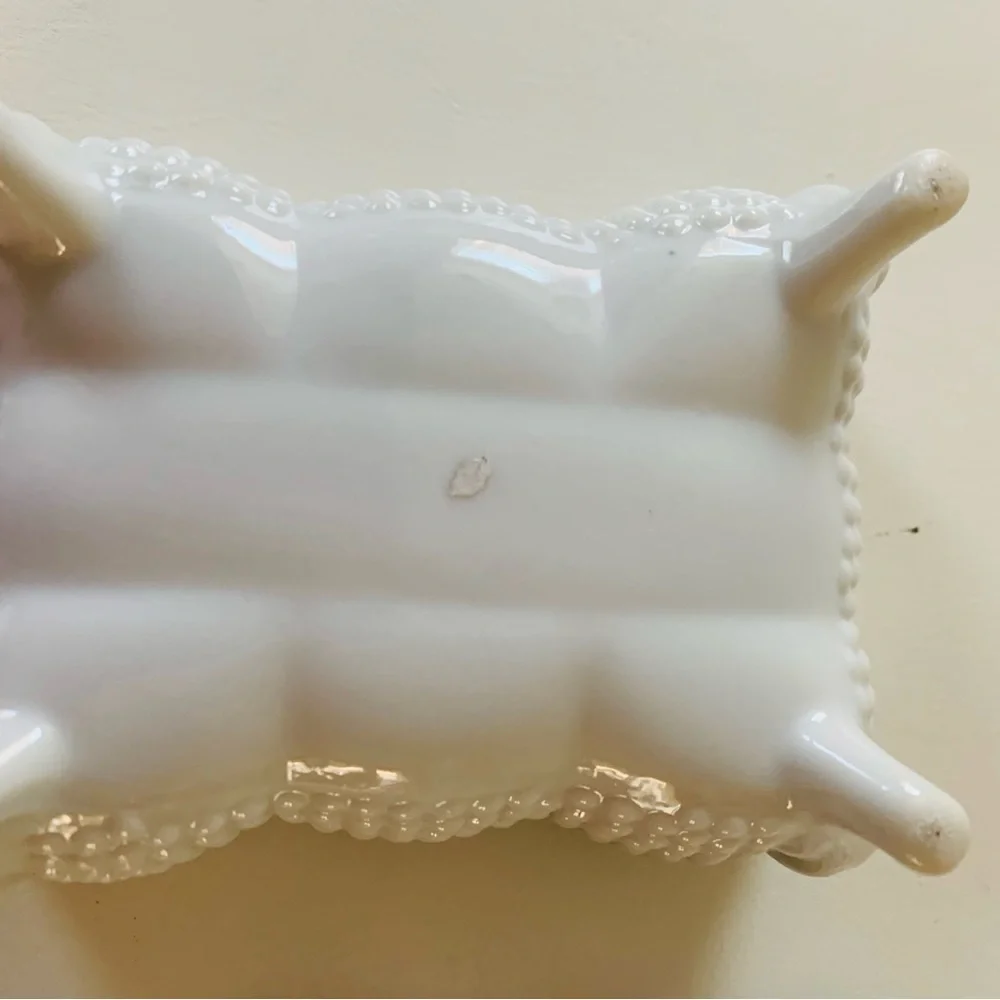 Porcelain trinket box